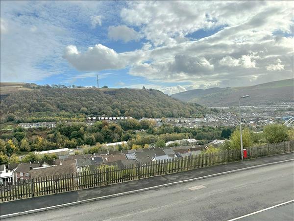 Detached, Pleasant Heights - Porth, 3 Beds - 2 Baths - 2 Receptions