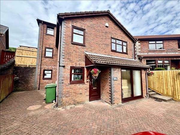 Detached, Bryn Rhedyn - Porth, 4 Beds - 4 Baths - 3 Receptions