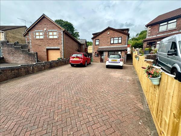 Detached, Bryn Rhedyn - Porth, 4 Beds - 4 Baths - 3 Receptions