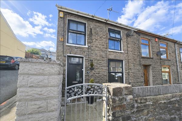End Terrace, Tylacelyn Road - Tonypandy, 3 Beds - 1 Baths - 1 Receptions