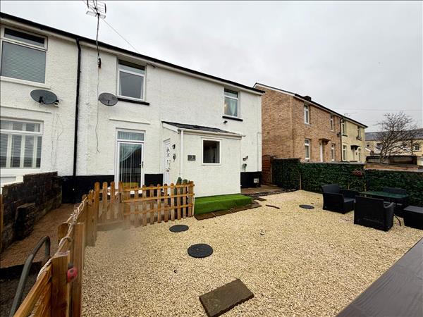 Semi Detached, Heol Heulog - Porth, 3 Beds - 1 Baths - 1 Receptions