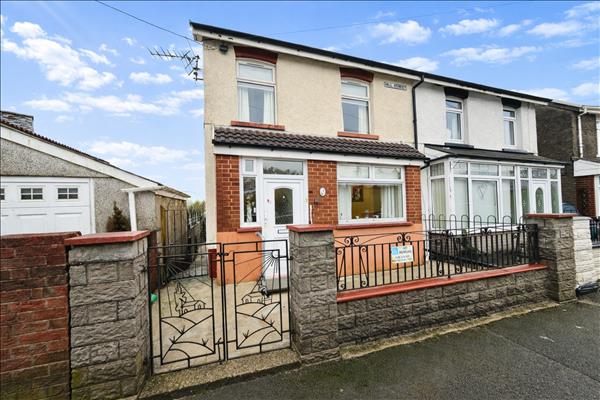 Semi Detached, Hill Street - Porth, 3 Beds - 1 Baths - 1 Receptions