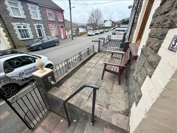 Terraced, Tyntyla Ave - Tonypandy, 3 Beds - 1 Baths - 1 Receptions